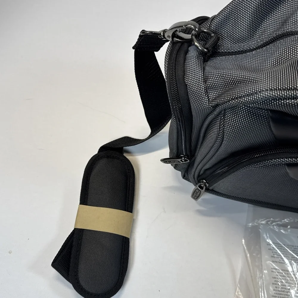 Kenneth Cole Reaction Yellow Brick Road 16
